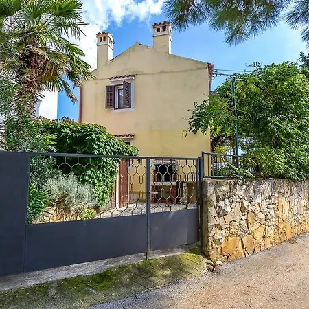 Holiday home Regi Medulin