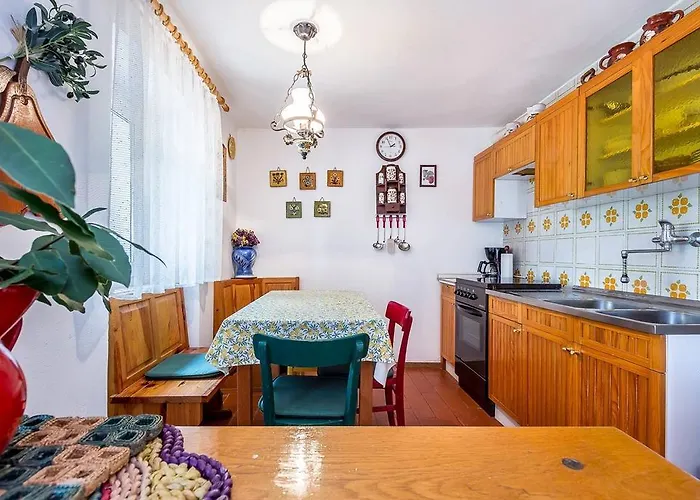 House Mladen * 메덜린