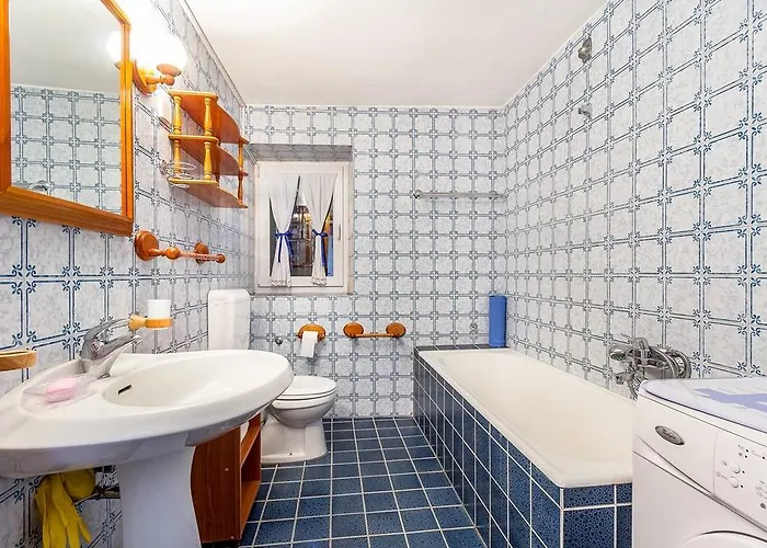 House Mladen Nyaraló *