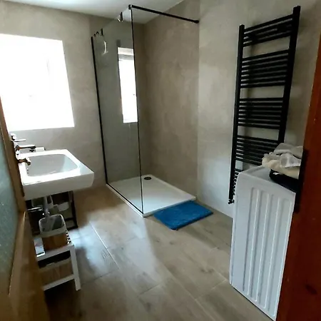 Vakantiehuis House House Mladen *