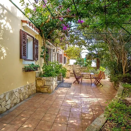 Prázdninový dům House Mladen *