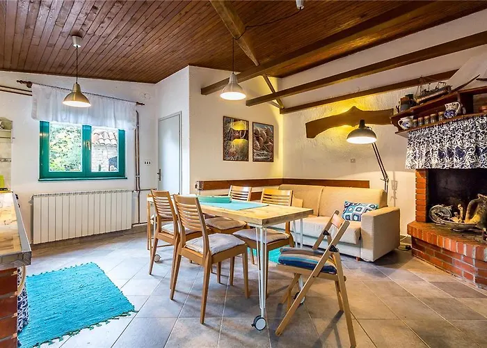 Vakantiehuis House House Mladen